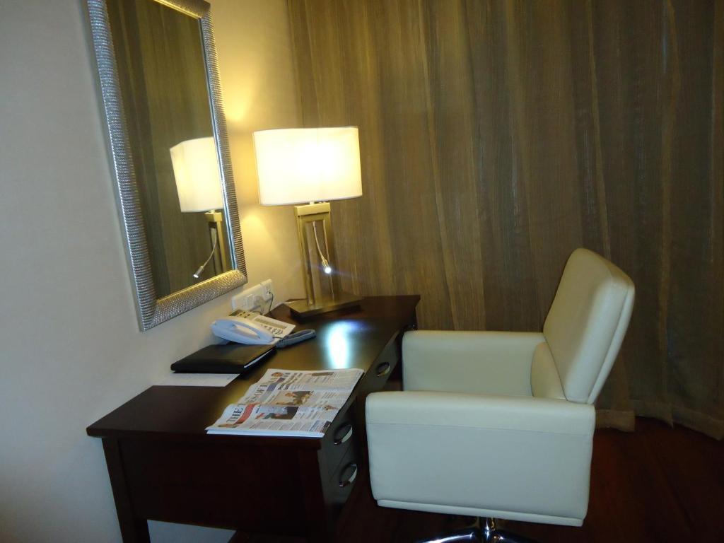 The Metroplace Hotels Inside Ascendas It Park Taramani Chennai Room photo